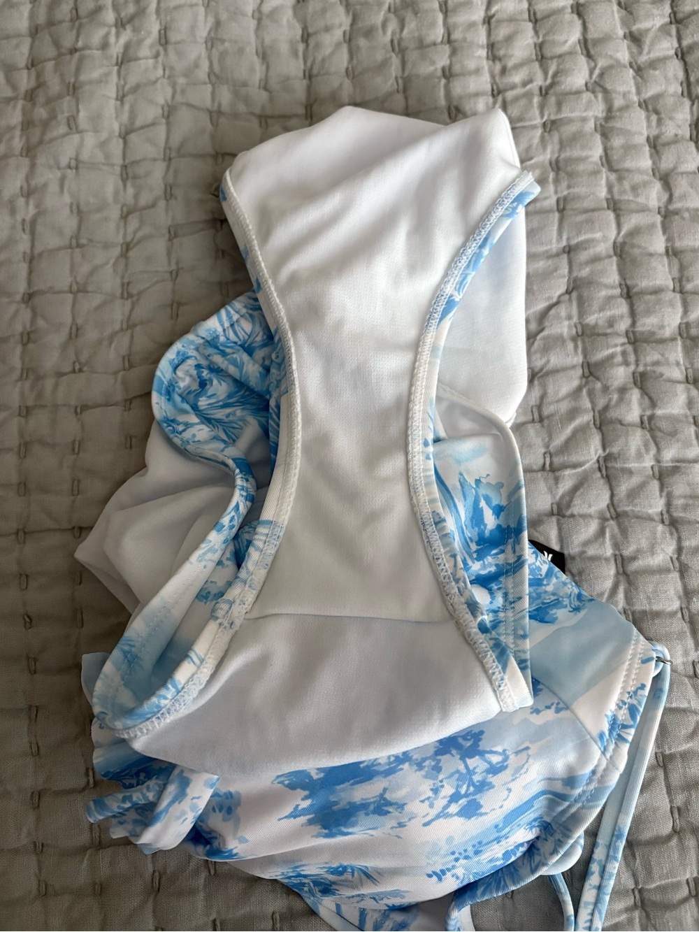 Hurley Patterned High-Waist Cutout One-Piece Swimsuit - Picture 4 of 4